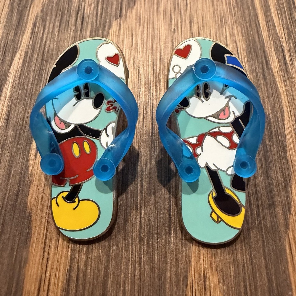 Vtg 2006 Disney Trading Pin Mickey and Minnie Mouse Sandals Flip Flops Set of 2